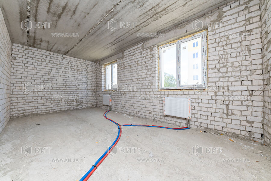 Продаж квартири Харків, ХТЗ, Рогань, 72.98м²