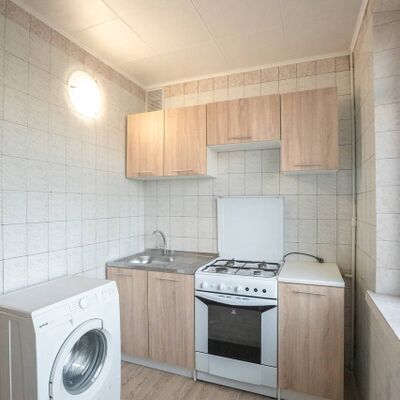 Продажа 	 Харків,  Валентинівьска (Блюхера) вул.   23Е