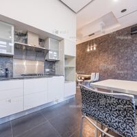 Продаж квартири Харків, Наукова, 142.7м²