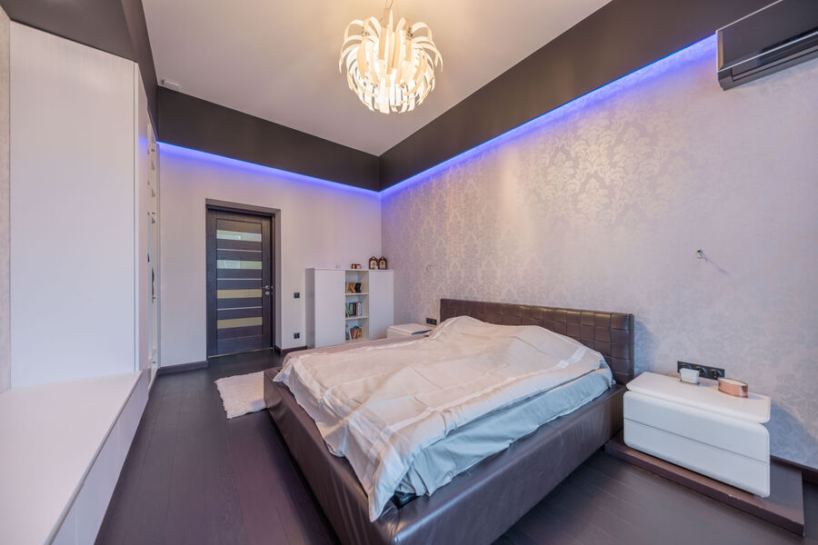 Продаж квартири Харків, Наукова, 142.7м²