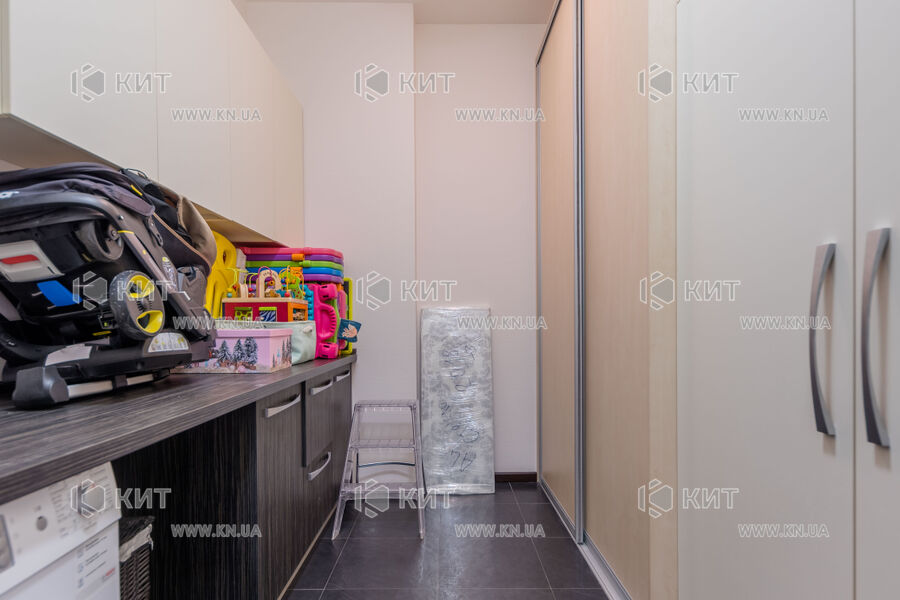 Продаж квартири Харків, Наукова, 142.7м²