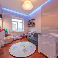 Продаж квартири Харків, Наукова, 142.7м²
