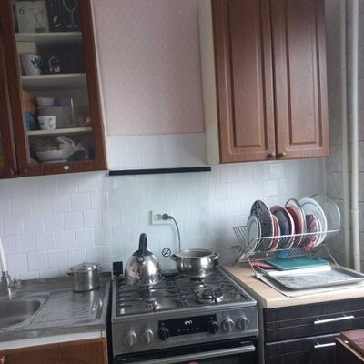 Продажа 	 Харків,  Нескорених (Героїв Праці) вул.   12Г