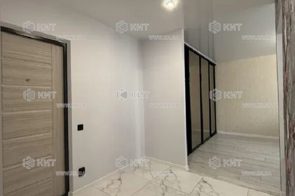 Продаж квартири Харків, ХТЗ, Рогань, 56м²