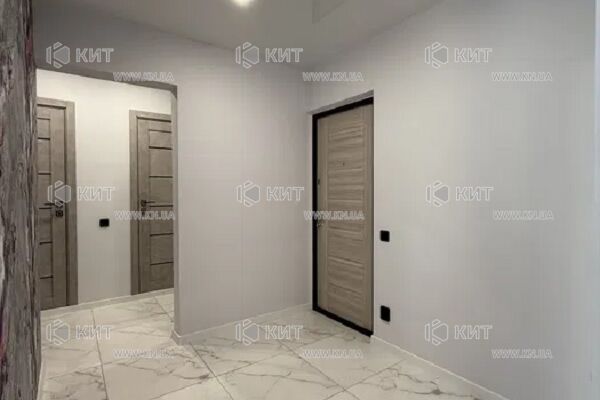 Продаж квартири Харків, ХТЗ, Рогань, 56м²