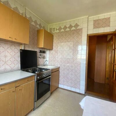 Продажа 	 Харків,  Ужвій Наталії вул.   80