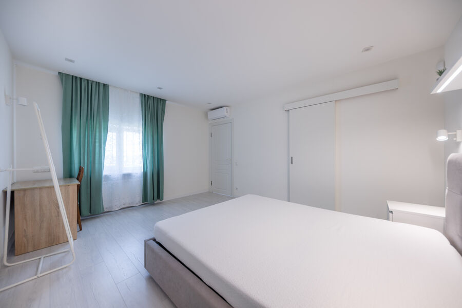 Продаж квартири Харків, Олексіївка, 106.2м²