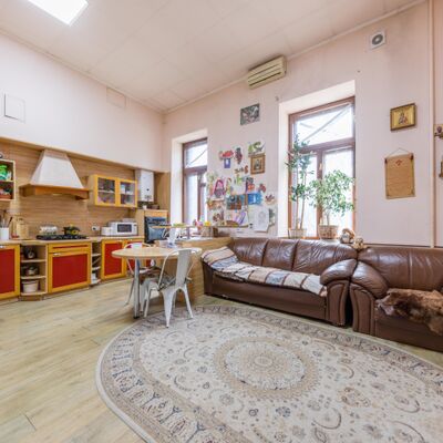 Продажа 	 Харьков,  Черноглазовская (Маршала Бажанова) ул.   14
