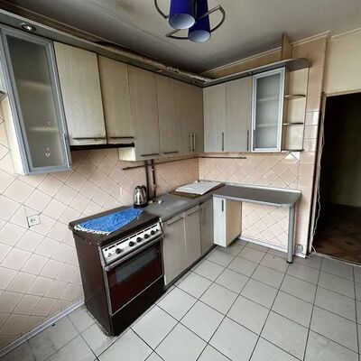 Продажа 	 Харьков,  Метростроителей ул.   25