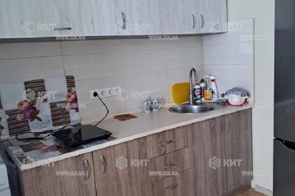 Продаж квартири Харків, ХТЗ, Рогань, 40м²