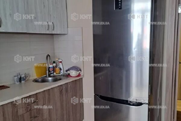 Продаж квартири Харків, ХТЗ, Рогань, 40м²