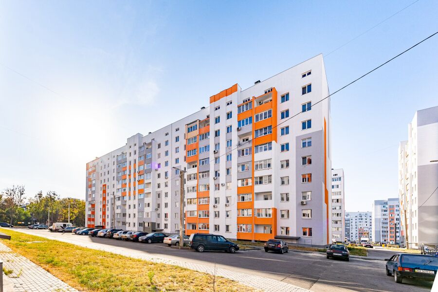 Продаж квартири Харків, ХТЗ, Рогань, 40м²