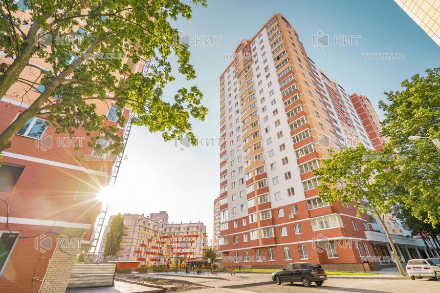 Продаж квартири Харків, Олексіївка, 100м²