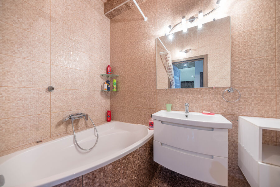 Продажа квартиры Харьков, Алексеевка, 55м²