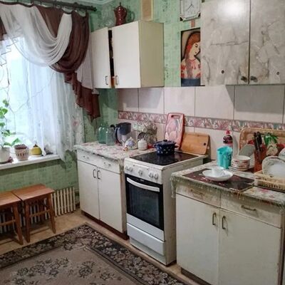 Продажа 	 Харків,  Адигейська вул.   27