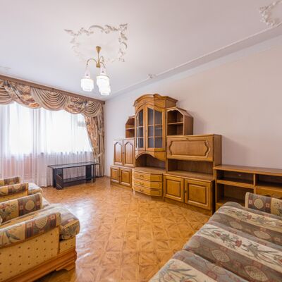 Продажа 	 Харьков,  Ужвий Натальи ул.   112
