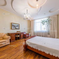 Продаж квартири Харків, Центр, 185м²