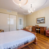 Продаж квартири Харків, Центр, 185м²
