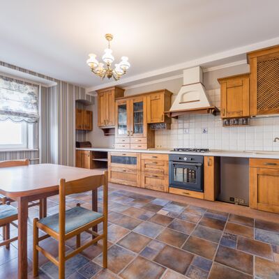 Продажа 	 Харків, Сухумська Сухумська вул.   24