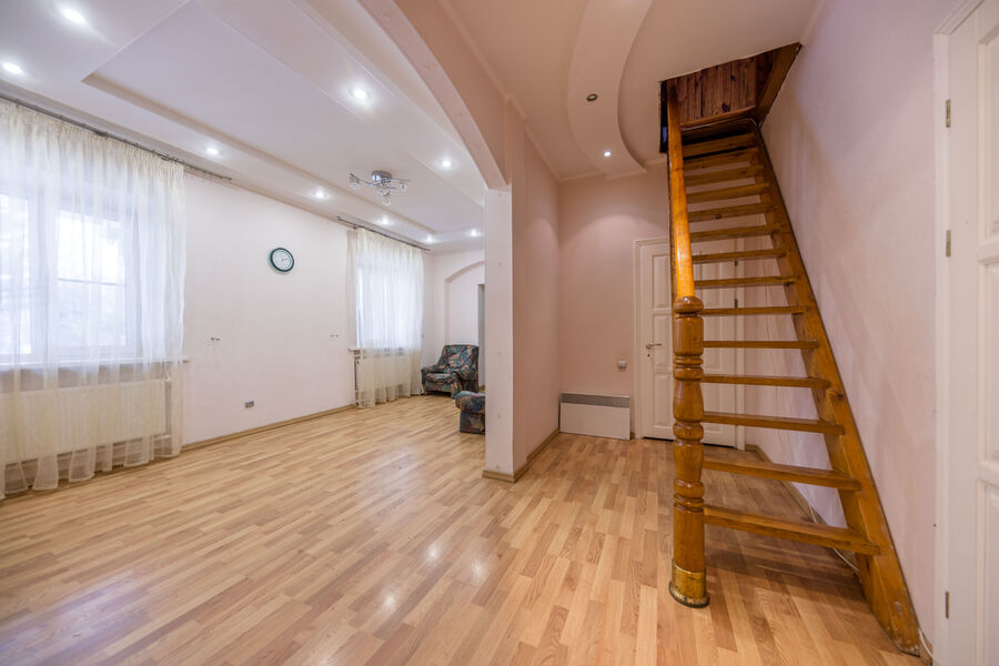 Продажа дома Южный (Харьков), Центр, 175м²