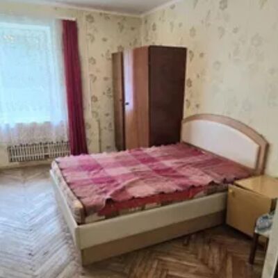 Продажа 	 Харьков,  Олега Адамовского (Камская) ул.   1