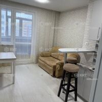 Продаж квартири Харків, ХТЗ, Рогань, 40м²