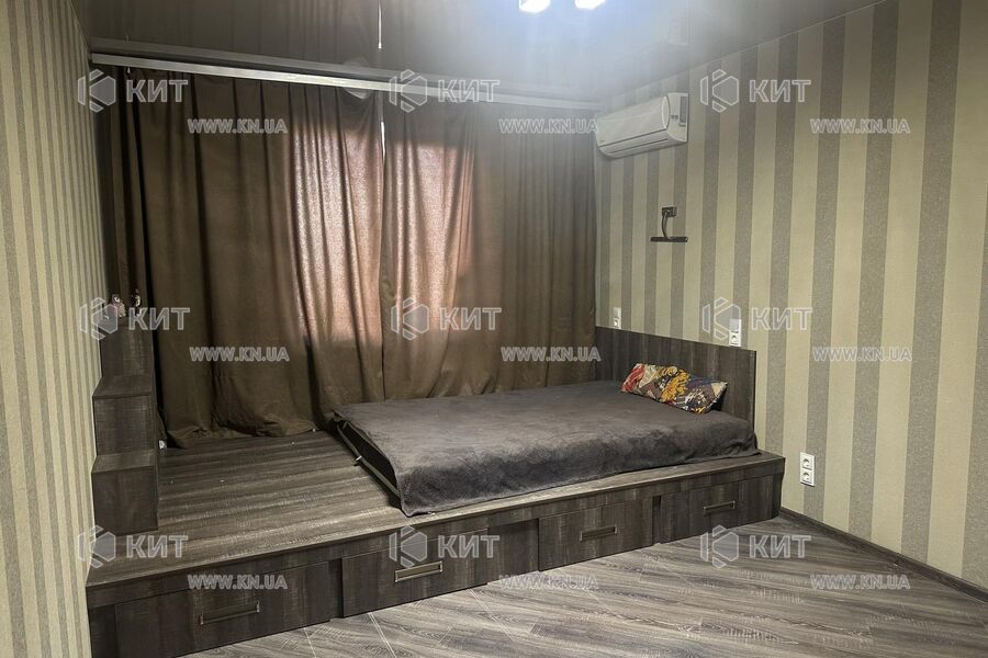 Продаж квартири Харків, ХТЗ, Рогань, 43м²