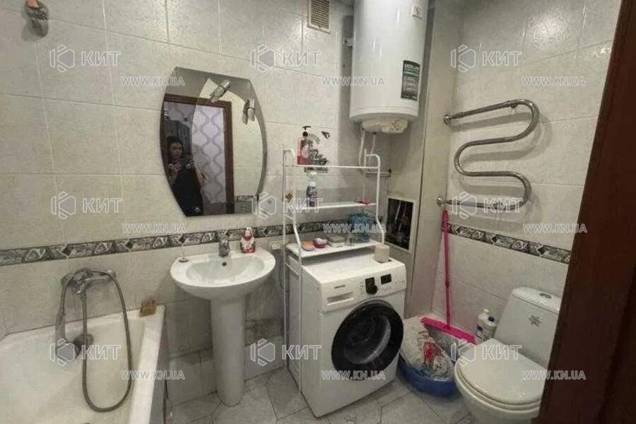 Продаж квартири Харків, ХТЗ, Рогань, 50м²