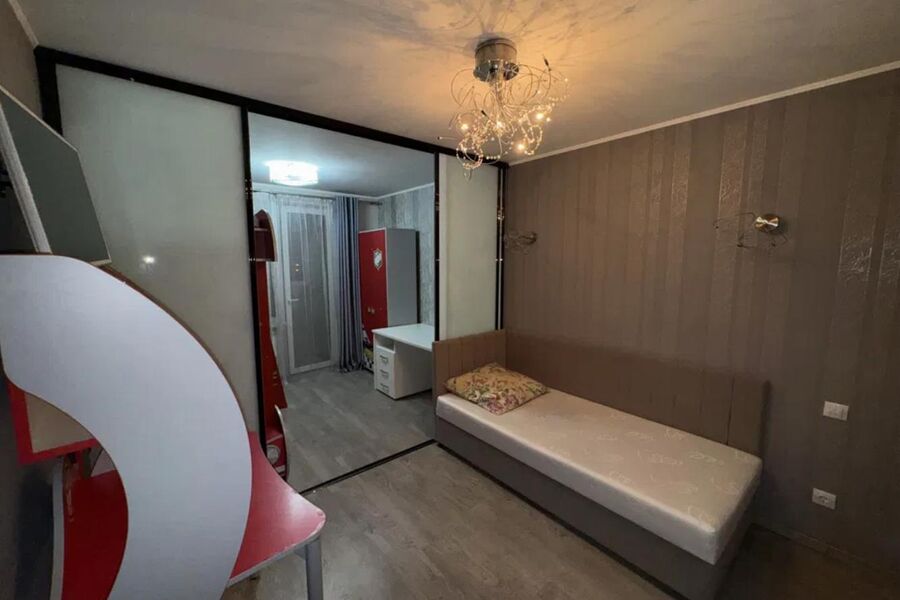 Продаж квартири Харків, Гагаріна, Спортивна, Захисників, 46м²