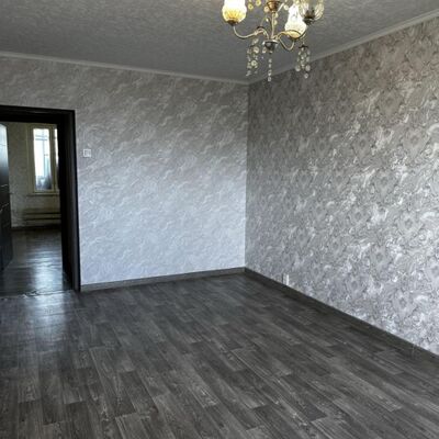 Продажа 	 Харків,  Нескорених (Героїв Праці) вул.   19