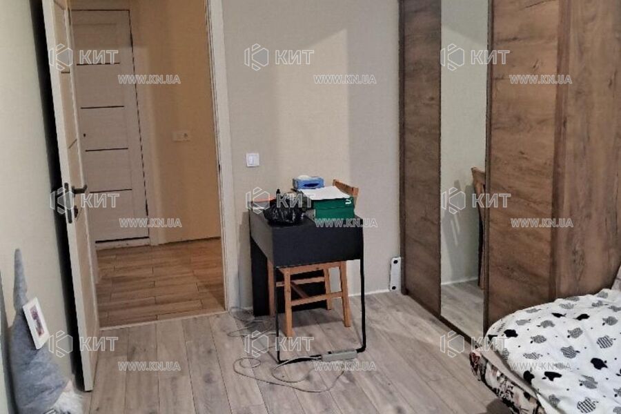 Продаж квартири Харків, ХТЗ, Рогань, 55м²