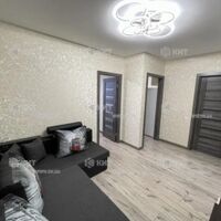 Продаж квартири Харків, ХТЗ, Рогань, 45м²