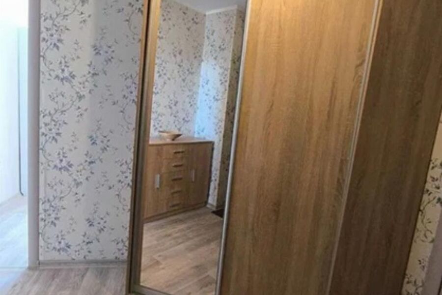 Продаж квартири Харків, ХТЗ, Рогань, 45м²