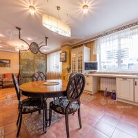 Продажа квартиры Харьков, Научная, 137м²