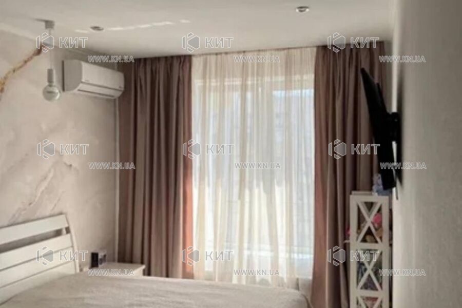 Продаж квартири Харків, ХТЗ, Рогань, 42м²