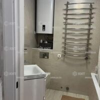 Продаж квартири Харків, ХТЗ, Рогань, 42м²