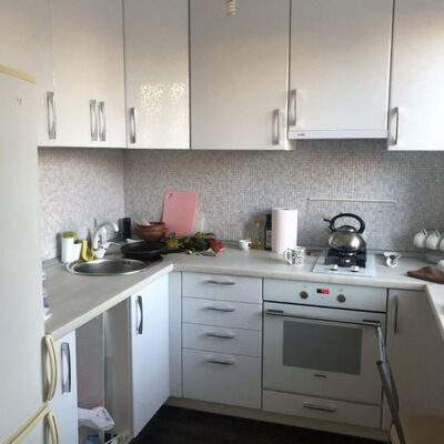 Продажа 	 Харків,  Нескорених (Героїв Праці) вул.   38А