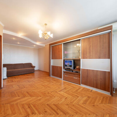 Продажа 	 Харьков,  Каденюка (Танкопия) ул.   22Б