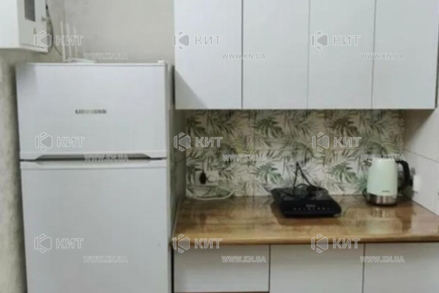 Продаж квартири Харків, ХТЗ, Рогань, 20м²