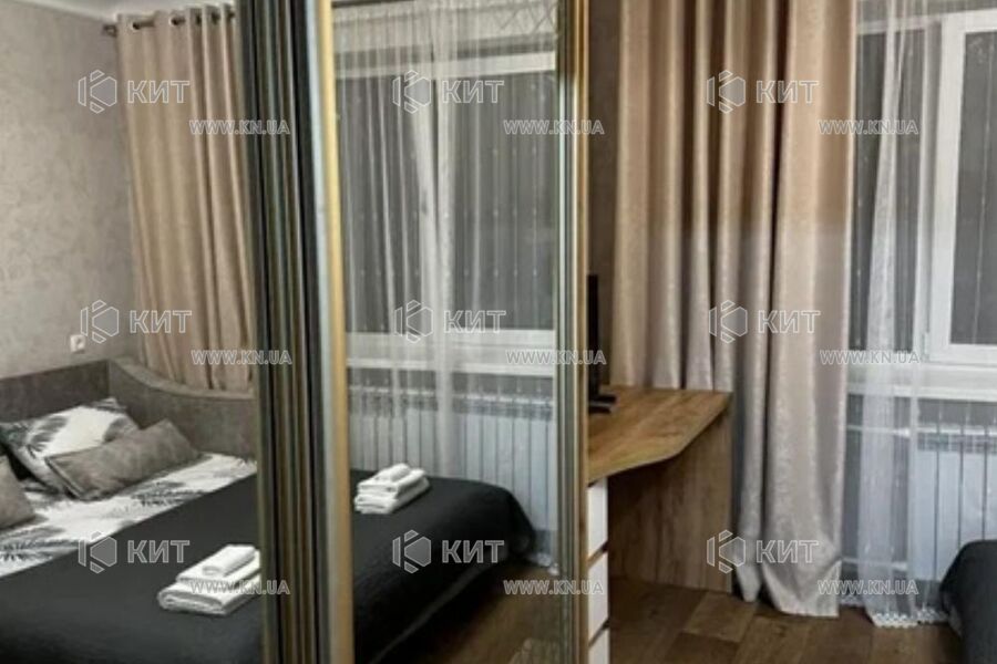 Продаж квартири Харків, ХТЗ, Рогань, 20м²