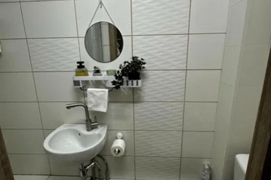 Продаж квартири Харків, ХТЗ, Рогань, 20м²