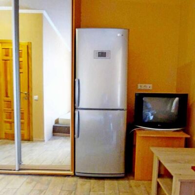 Продажа 	 Харьков, Карамель Резниковский пер.   4