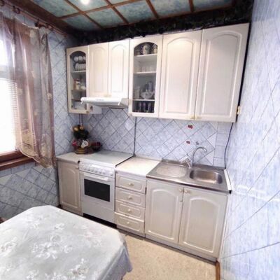 Продажа 	 Харків,  Героїв Харкова (Московський) пр.   254