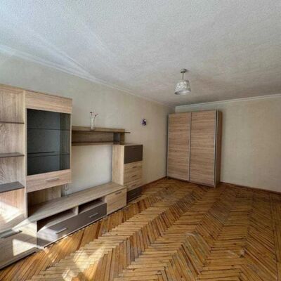Продажа 	 Харьков,  Юбилейный (50-летия ВЛКСМ) пр.   51Б