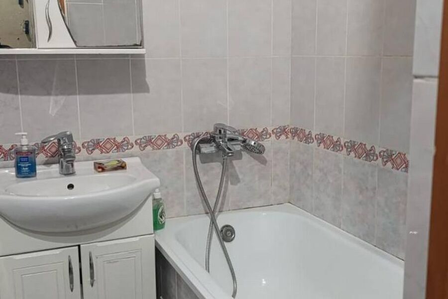Продаж квартири Харків, ХТЗ, Рогань, 64м²