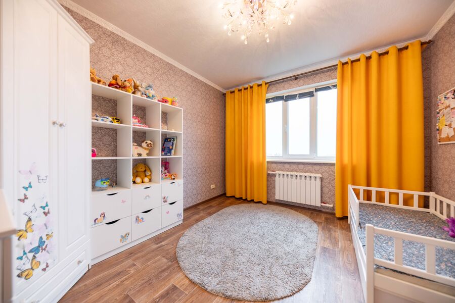 Продаж квартири Харків, Рогань, 70м²