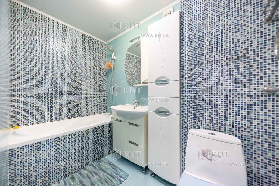 Продаж квартири Харків, Рогань, 70м²