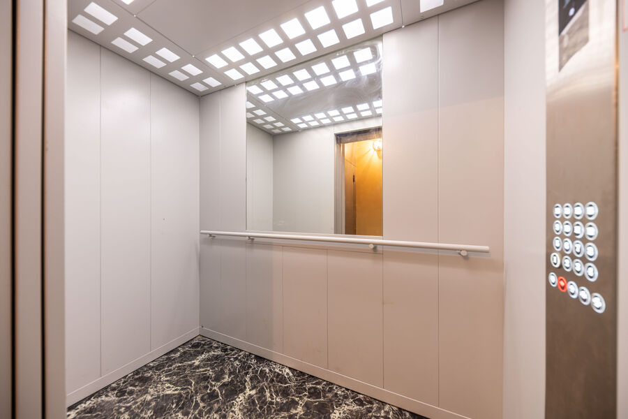 Продаж квартири Харків, Рогань, 70м²