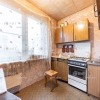 Продаж квартири Харків, ХТЗ, Рогань, 33м²