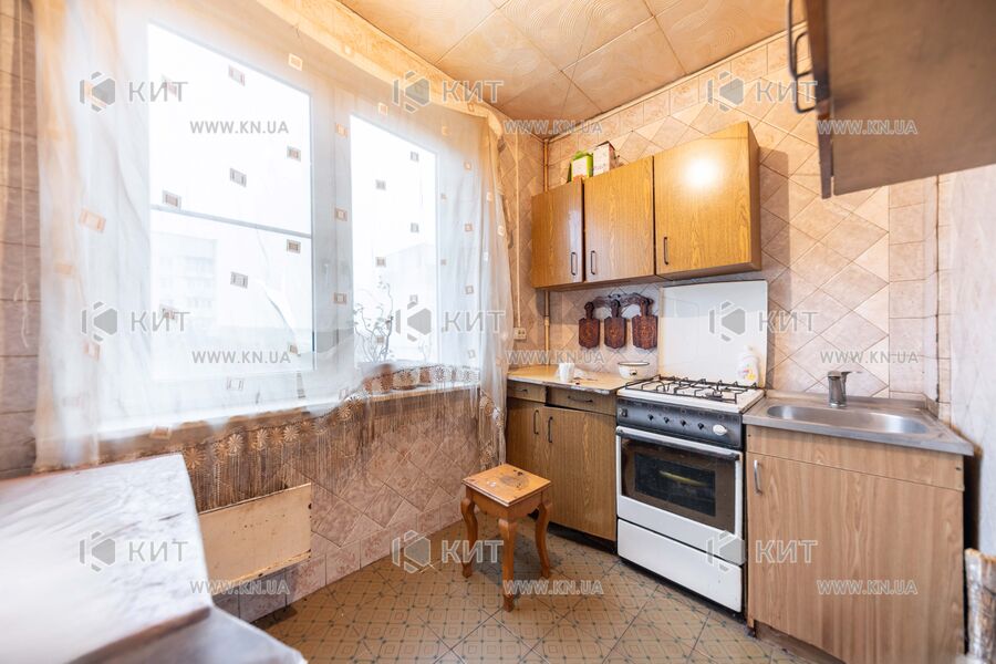 Продаж квартири Харків, ХТЗ, Рогань, 33м²